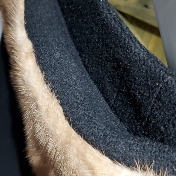 VINTAGE DEARDON BLACK LONG COAT WITH FUR COLLAR AND TRIM - Picture 13 of 16